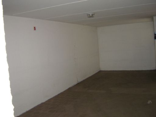 posto auto e cantinetta